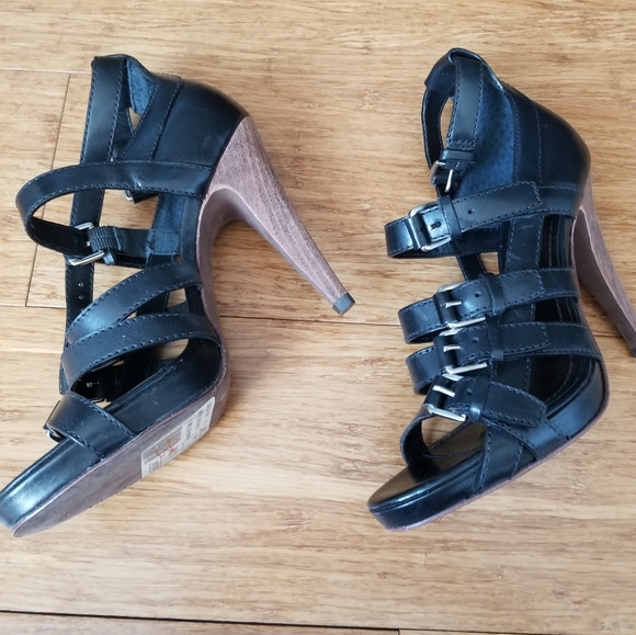 BCBG MaxAzria - Picture 1 of 5